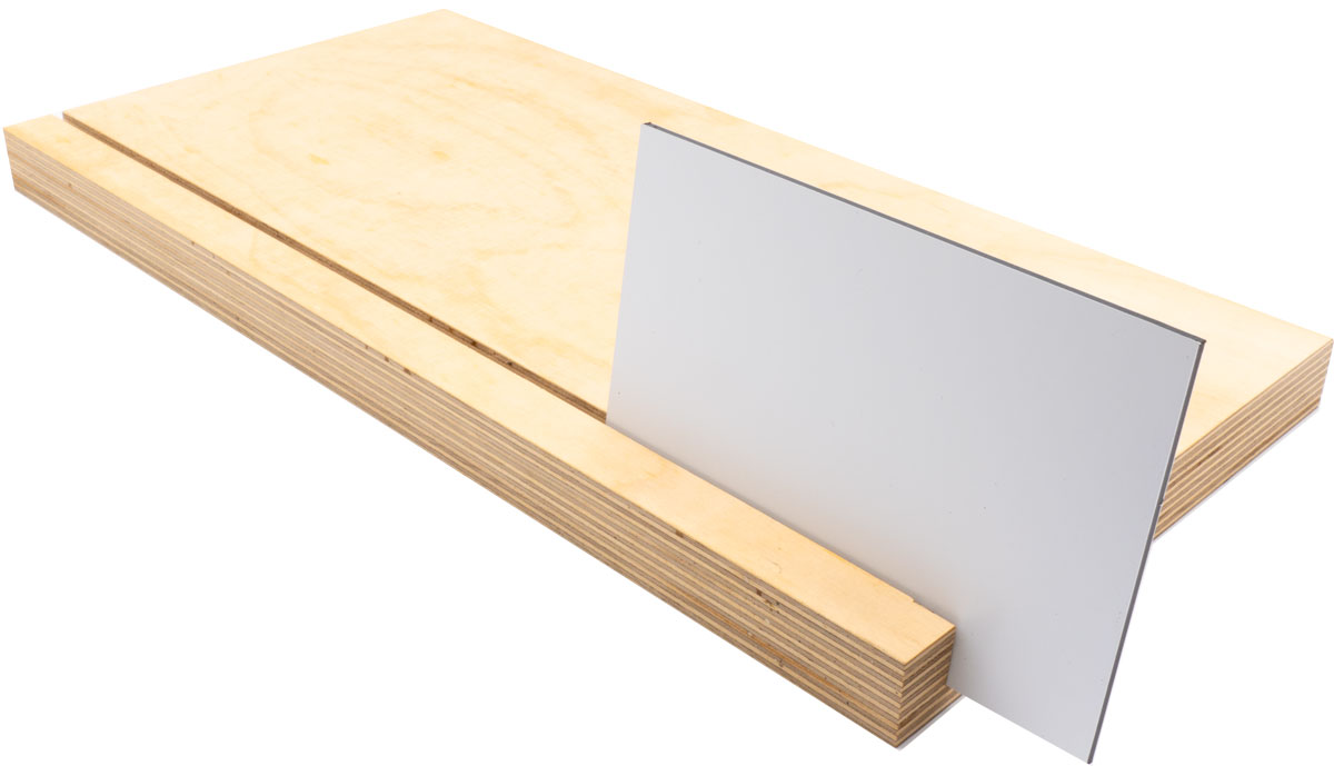 Praktischer Holzstand für Aluverbundplatte